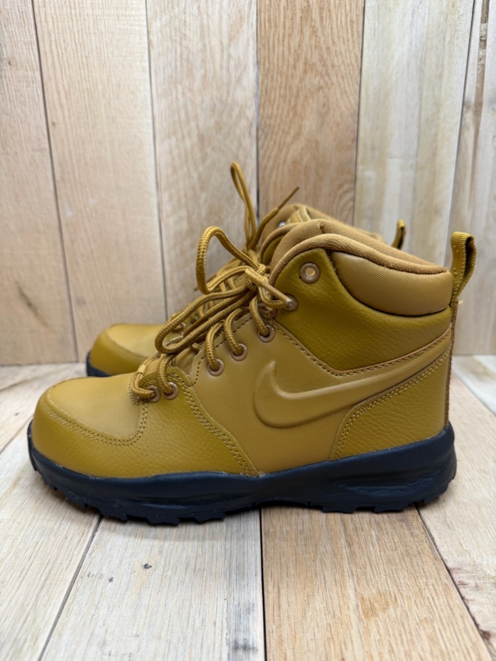 Nike Big Kids Manoa Leather Lace Up Hiking Boots Wheat/Black Size 4Y